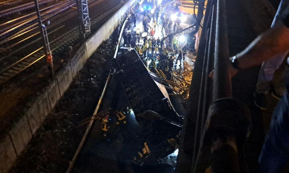 Τραγωδία στην Ιταλία: 20 νεκροί μετά από πτώση λεωφορείου από γέφυρα έξω από τη Βενετία
